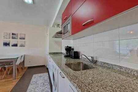 라네스 Apartamento Con Piscina 아파트 외부 사진